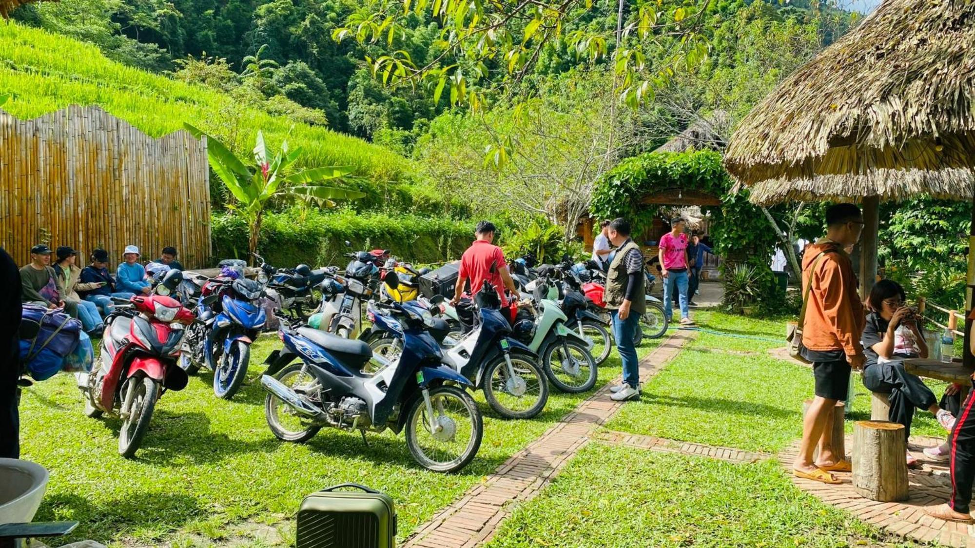 Bungalow Hoang Su Phi Hotel Exterior photo